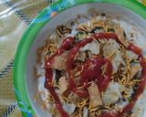 A picture of step 5 of Dahi phulki chat.
