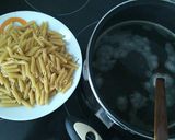 Foto del paso 1 de la receta: Macarrones con champiñones y salchicha