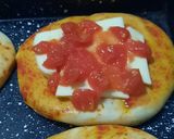 Foto del paso 2 de la receta: Pizzetas con alguien especial