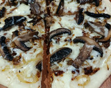 Foto del paso 7 de la receta: Pizza de cebolla y champiñones