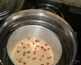 A picture of step 3 of Spongi biscuit cake.