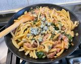 Une image de l'étape 15 de Gratin de macaronis au lard, courgettes et roquefort.