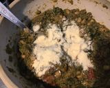 Une image de l'étape 7 de Gratin « skull » au cresson, fanes de radis, haricots blancs, herbes et épices.