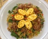 Foto langkah ke 9 dari resep Mi goreng spesial.
