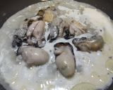 A picture of step 2 of Sweet and Spicy Oyster Omelet.