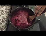 A picture of step 6 of Beetroot halwa.