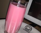 A picture of step 2 of Milk with rooh afza.