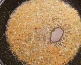 Foto del paso 3 de la receta: Salchichas frescas al vino blanco con patatas
