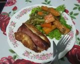 Foto del paso 6 de la receta: Pechuga de pollo rellena con verduras al vapor