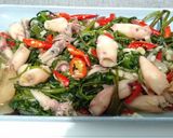 Foto langkah ke 4 dari resep Cah kangkung cumi asin.