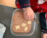 Foto del paso 4 de la receta Bizcocho de yogur, ColaCao y sorpresas (Thermomix)
