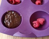 Une image de l'étape 2 de Cups chocolat et framboises.