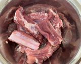 Hình bước làm 1 của món Chinese : Sườn hầm sò khô
