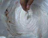 A picture of step 2 of Flower basket sponge cake.