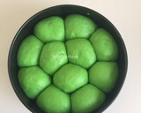 Foto langkah ke 4 dari resep Roti Pandan.
