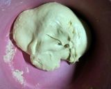 Foto langkah ke 2 dari resep Roti Goreng Mungil Isi Selai Strawbery.