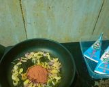 Foto langkah ke 2 dari resep Telur Kari Simpel.