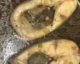 Hình bước làm 2 của món Cá ba sa kho khóm (dứa)