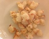 Foto del passaggio 4 della ricetta Fusilloni con gamberi, calamari e crema di cavolfiore romanesco