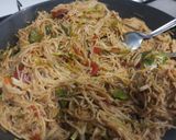 ચીલી ગાર્લિક વર્મીસીલી(Chilli garlic vermicelli recipe in Gujarati) રેસીપી સ્ટેપ3ફોટો