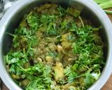 A picture of step 4 of Gawar aani Batata Upkari.