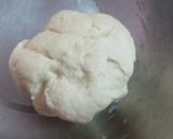 A picture of step 1 of Chicken momo with soup and chutney.
