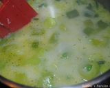 A picture of step 10 of Leek and green peas soup.