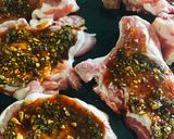 Foto del paso 2 de la receta: COSTILLAS DE CERDO CON CHIMICHURRI CAMPESTRE Y BATATAS FRITAS 🤩👏🤗