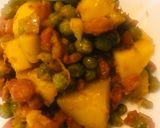A picture of step 4 of Alu matar gaajar.