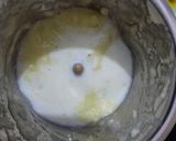 A picture of step 2 of Refreshing melon shake with ice cream.