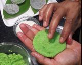पान गुलकंद लाडू (pan gulkand ladoo recipe in Hindi) रेसिपी चरण 8 फोटो