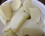 A picture of step 1 of Egg in turnip gravy.