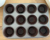A picture of step 3 of Vegan oreo muffins.