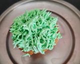 A picture of step 6 of Easter cup cakes.