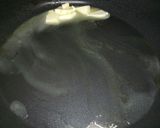 A picture of step 2 of Platessa alla Mugnaia - pan fried plaice fillet.
