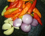 Foto langkah ke 2 dari resep Tumis Cumi Hitam Pedas.