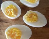 Foto del paso 1 de la receta: Huevos rellenos con palta