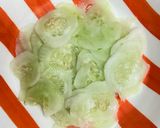 Foto del paso 1 de la receta Ensalada fresca con salsa yogur de pepinillos casera