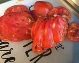 Une image de l'étape 3 de Salade de laitue tricolore,tomate cœur de bœuf,thon fumé et petits oignons.