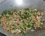 รูปขั้นตอนการทำที่ 6 ของ กะเพราหมูบด (หมูบดหมักเครื่อง) สูตร หนักเครื่อง V2
