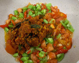 Foto langkah ke 4 dari resep Tuna Woku Belanga.
