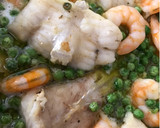 Foto del paso 7 de la receta: Cazuelita de rape y salmón con langostinos