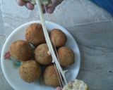 A picture of step 3 of Potato,Chicken and Cheese balls.