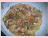 Foto langkah ke 4 dari resep Udang goreng saus tiram.
