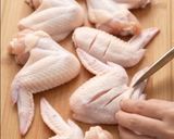Hình bước làm 1 của món Cánh Gà Chiên Giòn Sốt Tương Kiểu Hàn Quốc