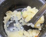 A picture of step 6 of Pav Bhaji.