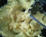 Foto del paso 2 de la receta: Bolas de puré de patata rebozadas