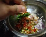 A picture of step 3 of Mung bean sprout salad.