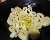 A picture of step 1 of Soya chaap korma.
