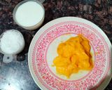 A picture of step 1 of Mango pudding with strawberry crush.
